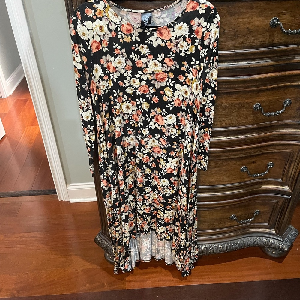 Agnes & Dora Floral Midi Dress M/L